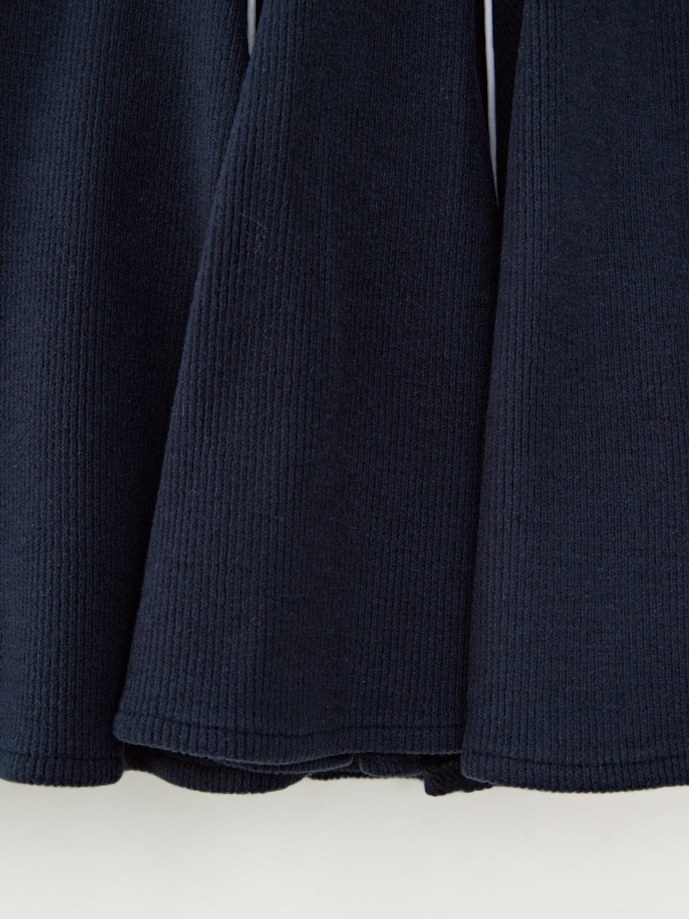 ユタ ゴルドシンボルストリングフレアスカート