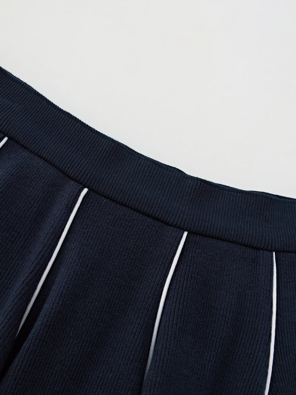 UTAA ゴールドシンボルストリングフレアスカート ネイビー : Women's