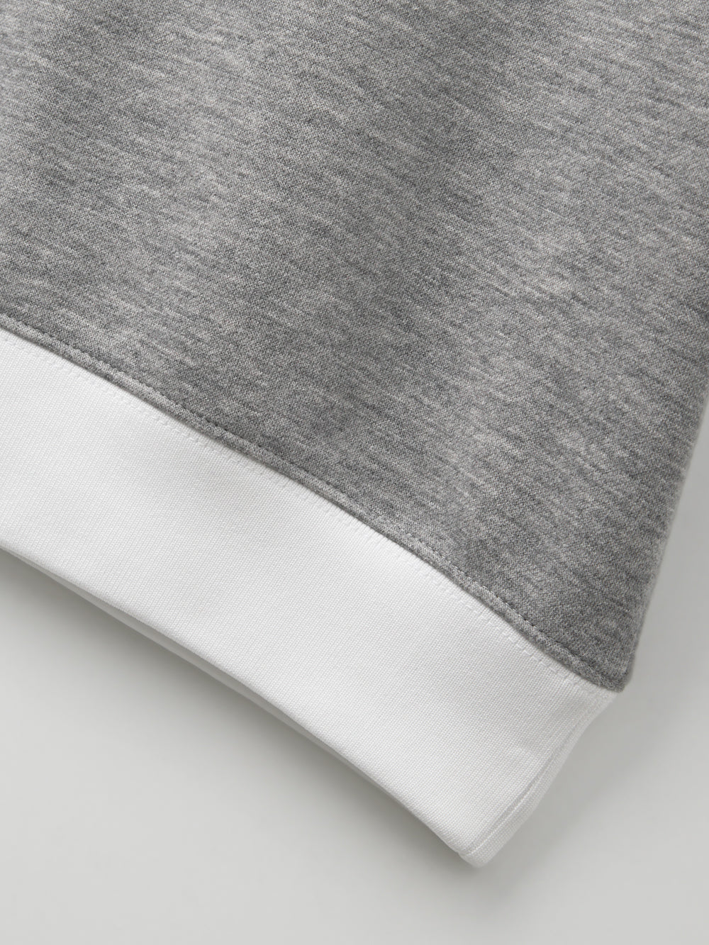 ユタ エンブレムサンディーカラースウェット (女性用)