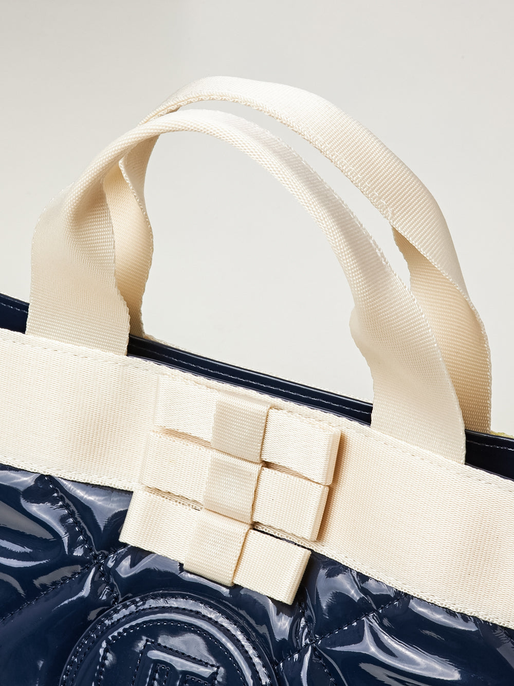 UTAA Kashaリボンキルティングトートバッグ ネイビー : Women's