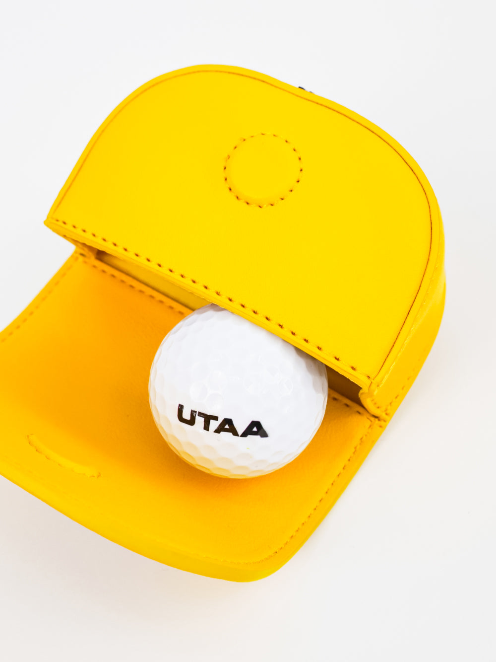 UTAA EssentialカラーエンブレムBallポーチ イエロー : Women's