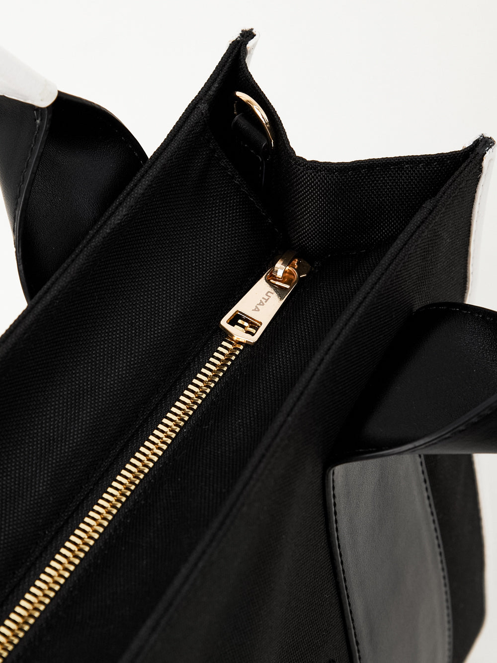 ユタ ヴァーティカルラインクラシックトッドバッグ