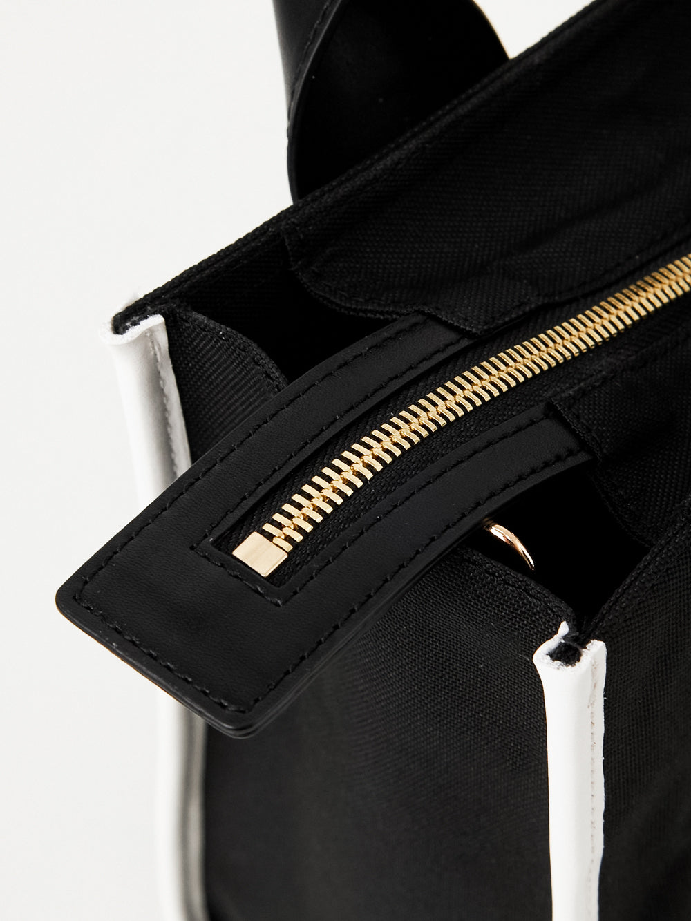 ユタ ヴァーティカルラインクラシックトッドバッグ