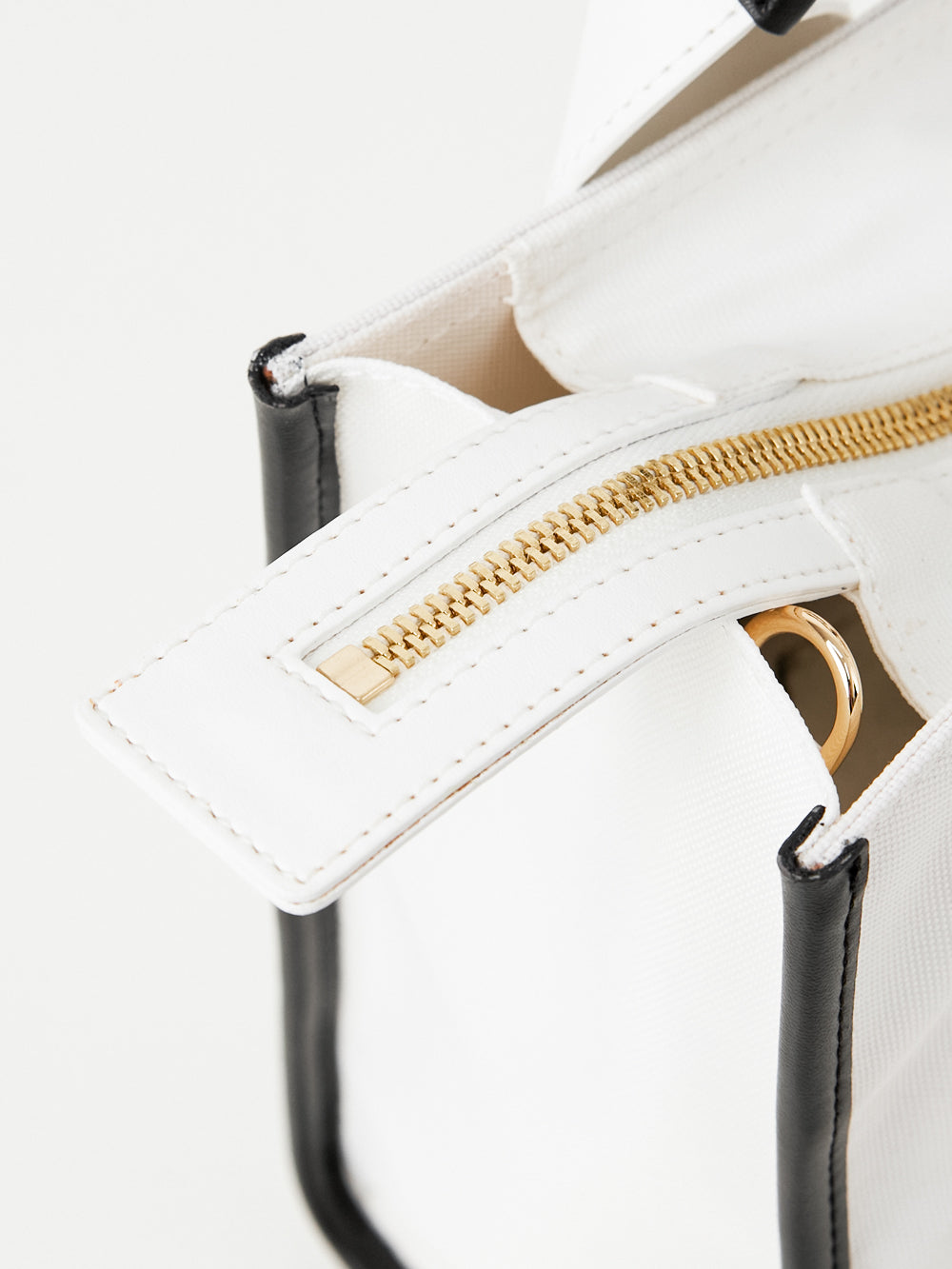 UTAA バーティカルラインクラシックトートバッグ : Women's