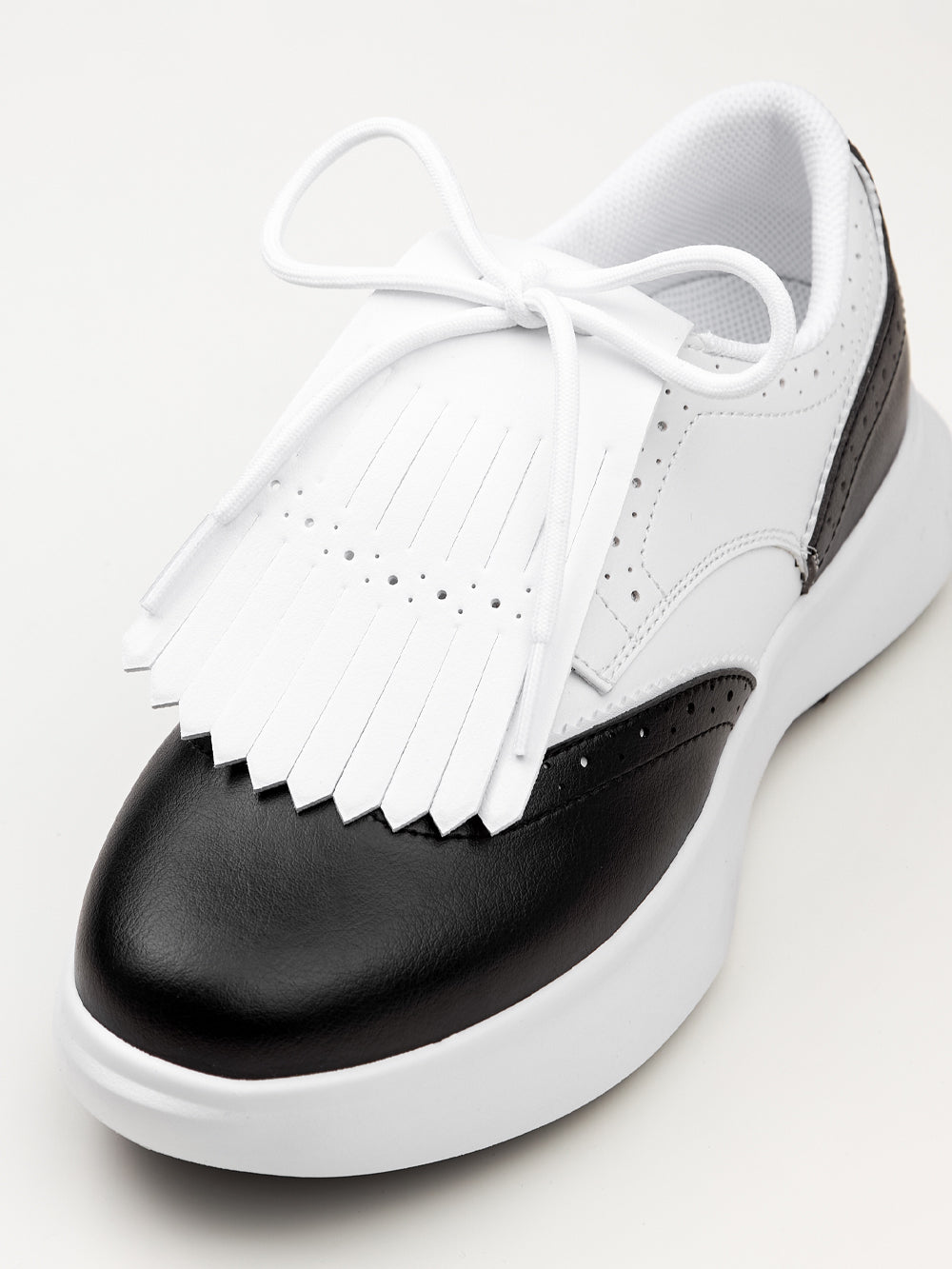 UTAA アイコニックカラーダービーキルティGolfスニーカー : Women's