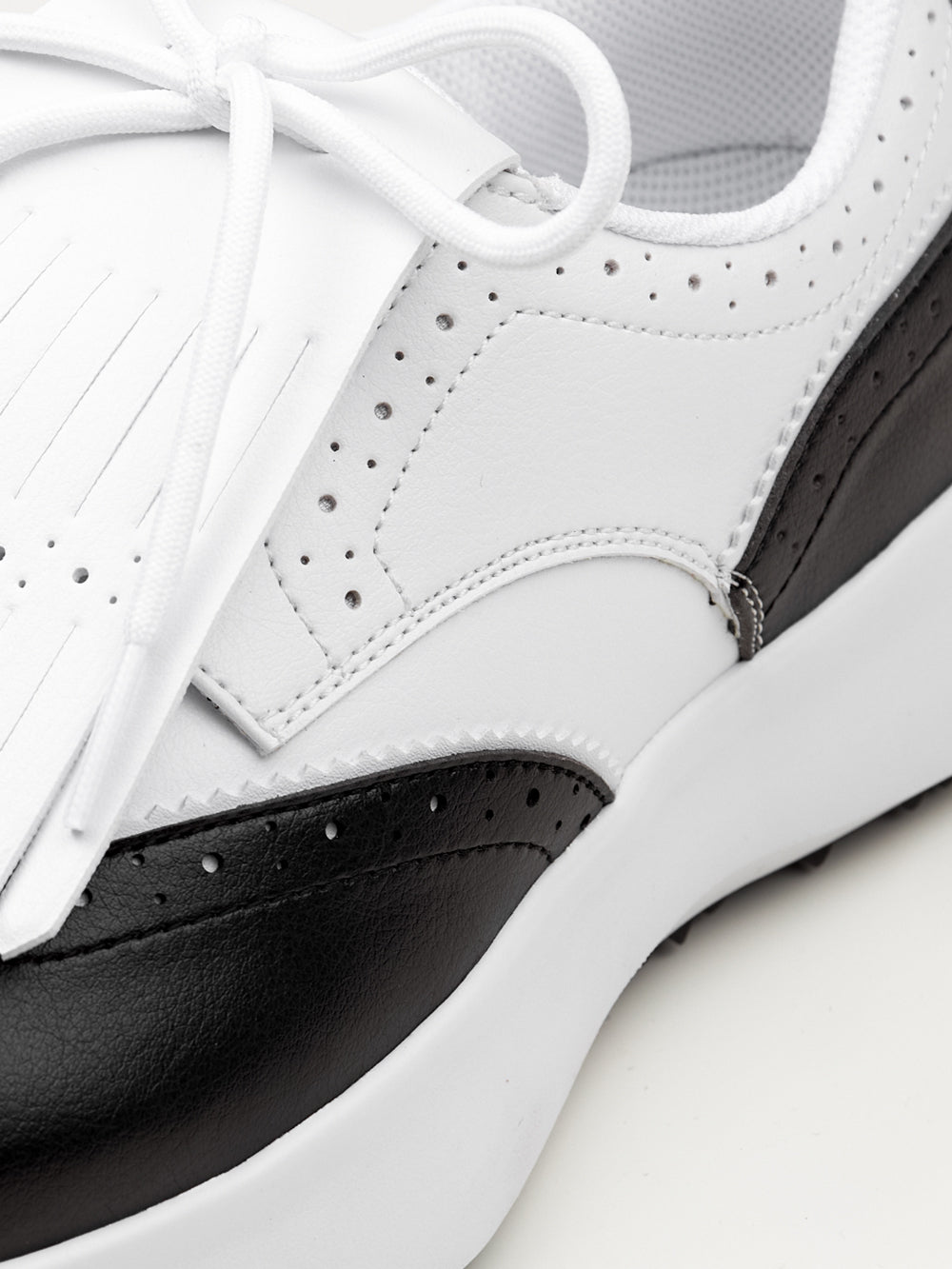 UTAA アイコニックカラーダービーキルティGolfスニーカー : Women's