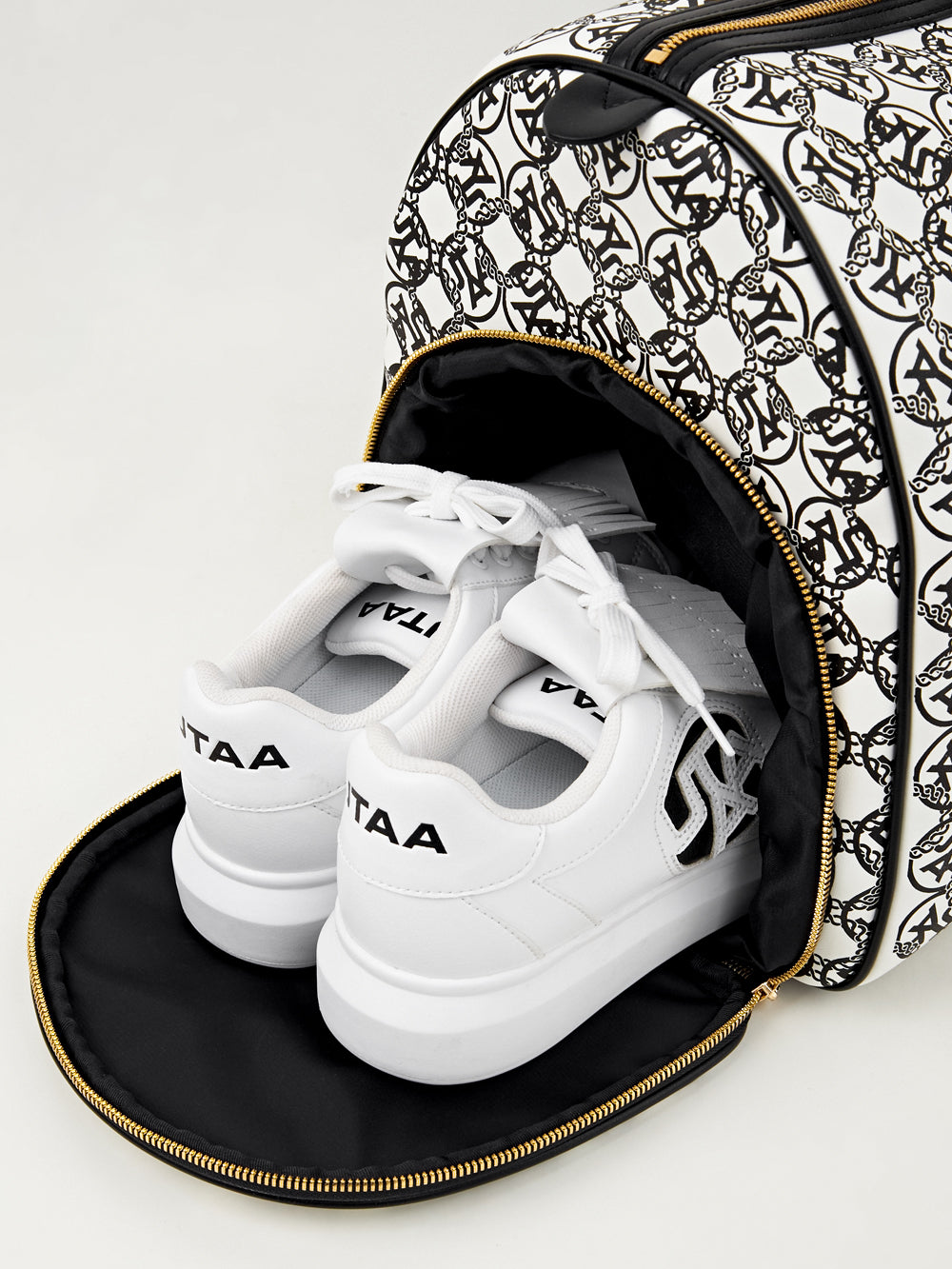 UTAA ChainmailNeonボストンバッグ ホワイト : Women's
