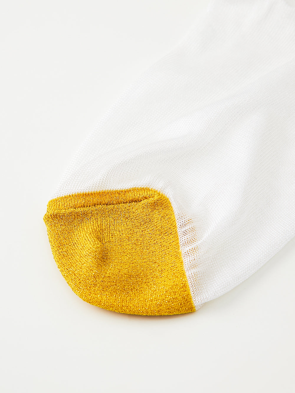 UTAA ScudoGlintロゴメッシュKneeソックス ゴールド : Women's
