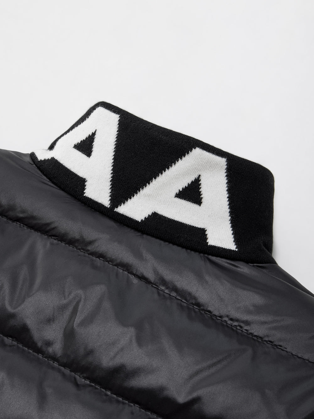 UTAA モノタイポニットスリーブダウンジャンパー (女性用) ブラック