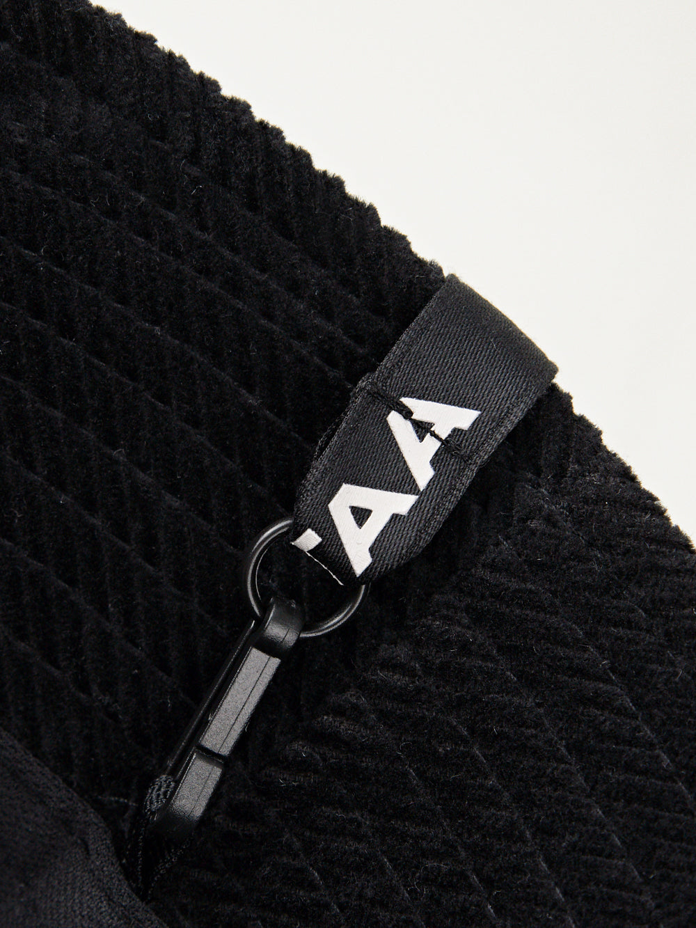 UTAA ゴールドパンサーCorduroyバケットハット ブラック : Women's