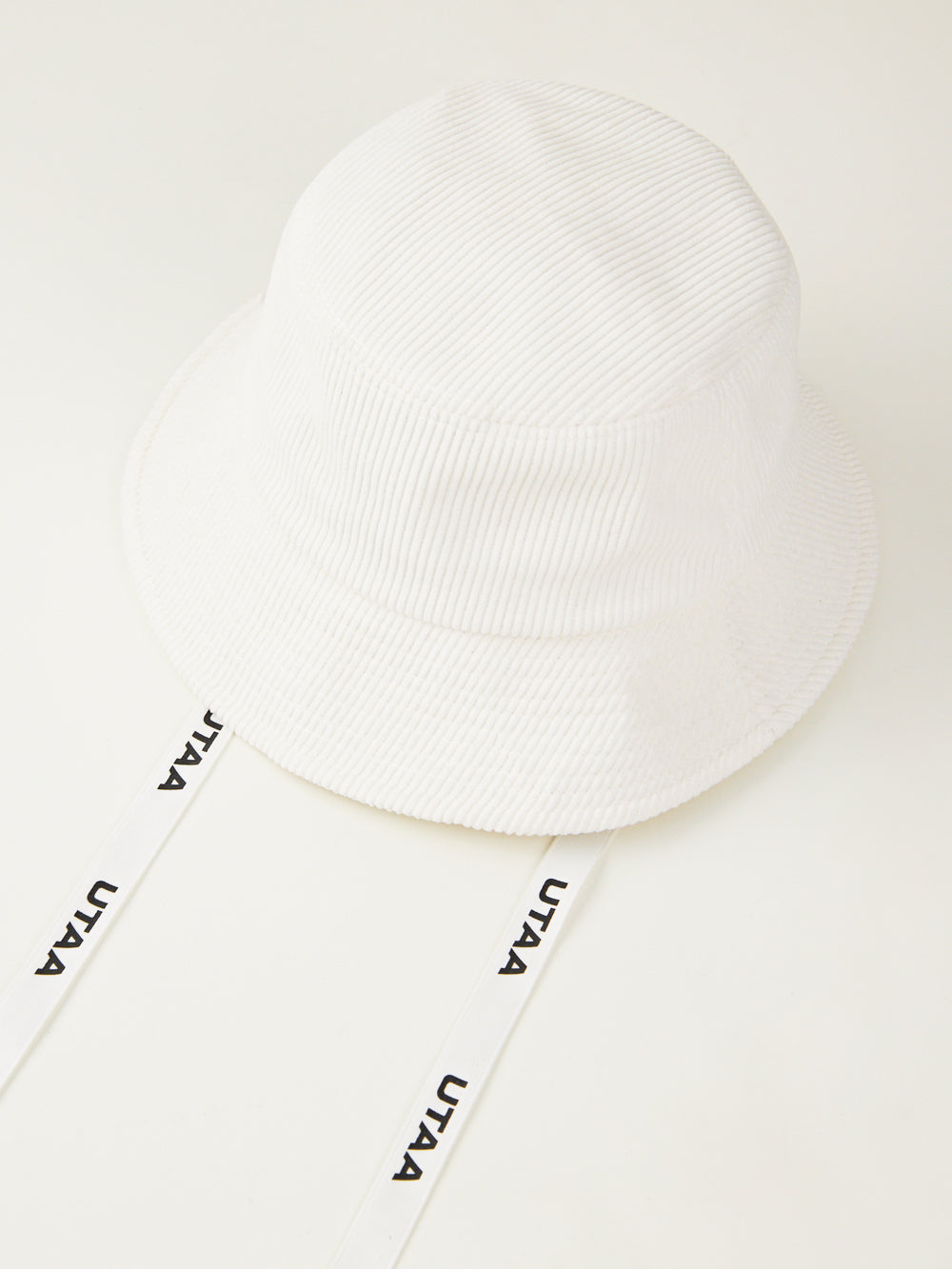 UTAA ゴールドパンサーCorduroyバケットハット ホワイト : Women's