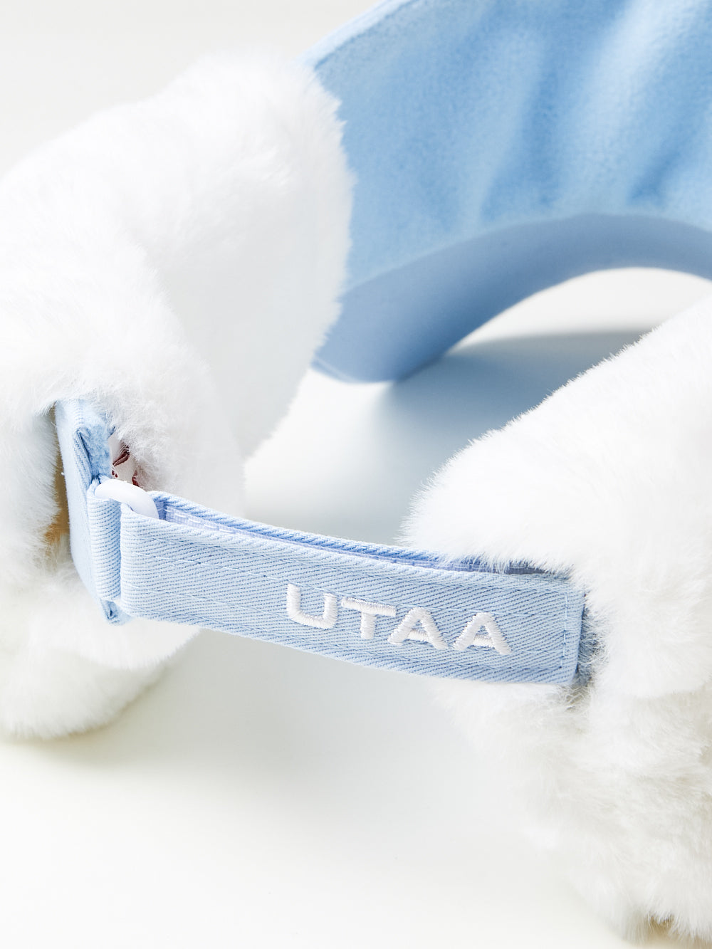 UTAA ウィンターボールドロゴファーバイザー スカイブルー : Women's