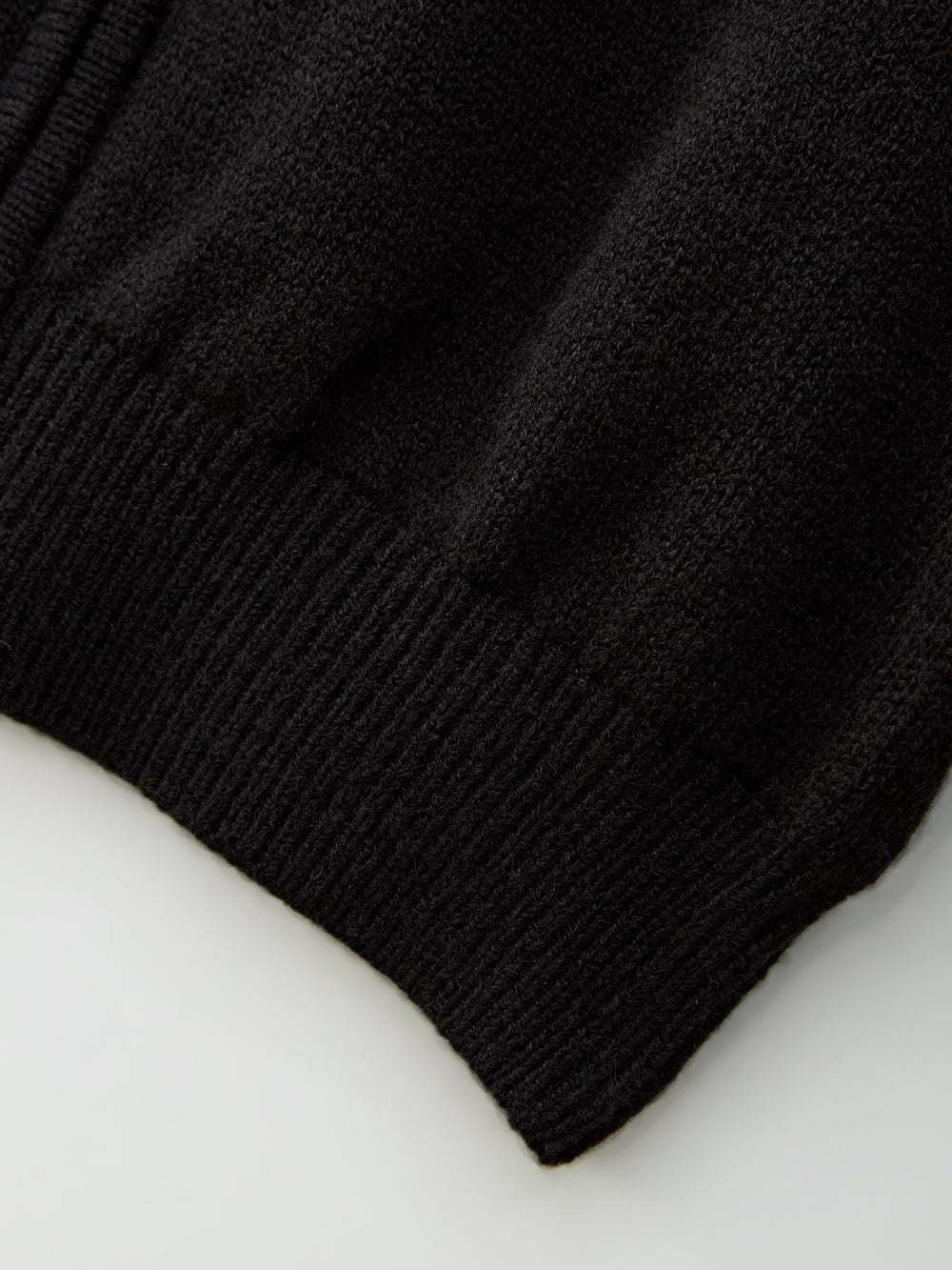 UTAA ギルトリングパンサーWappenニットZip-up ブラック : Women's