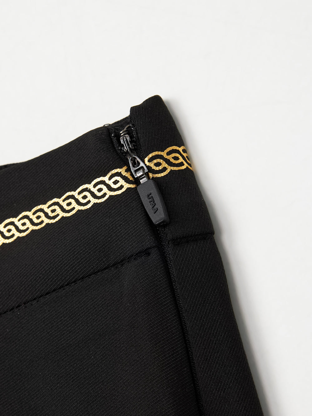 ユタ ギルトパンサーワッペンプリーツスカート