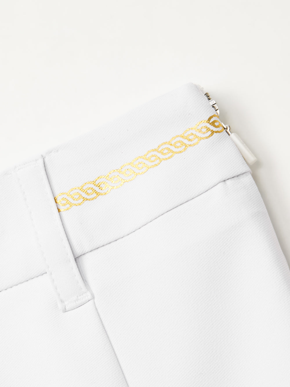 UTAA ギルトパンサーWappenプリーツスカート ホワイト : Women's