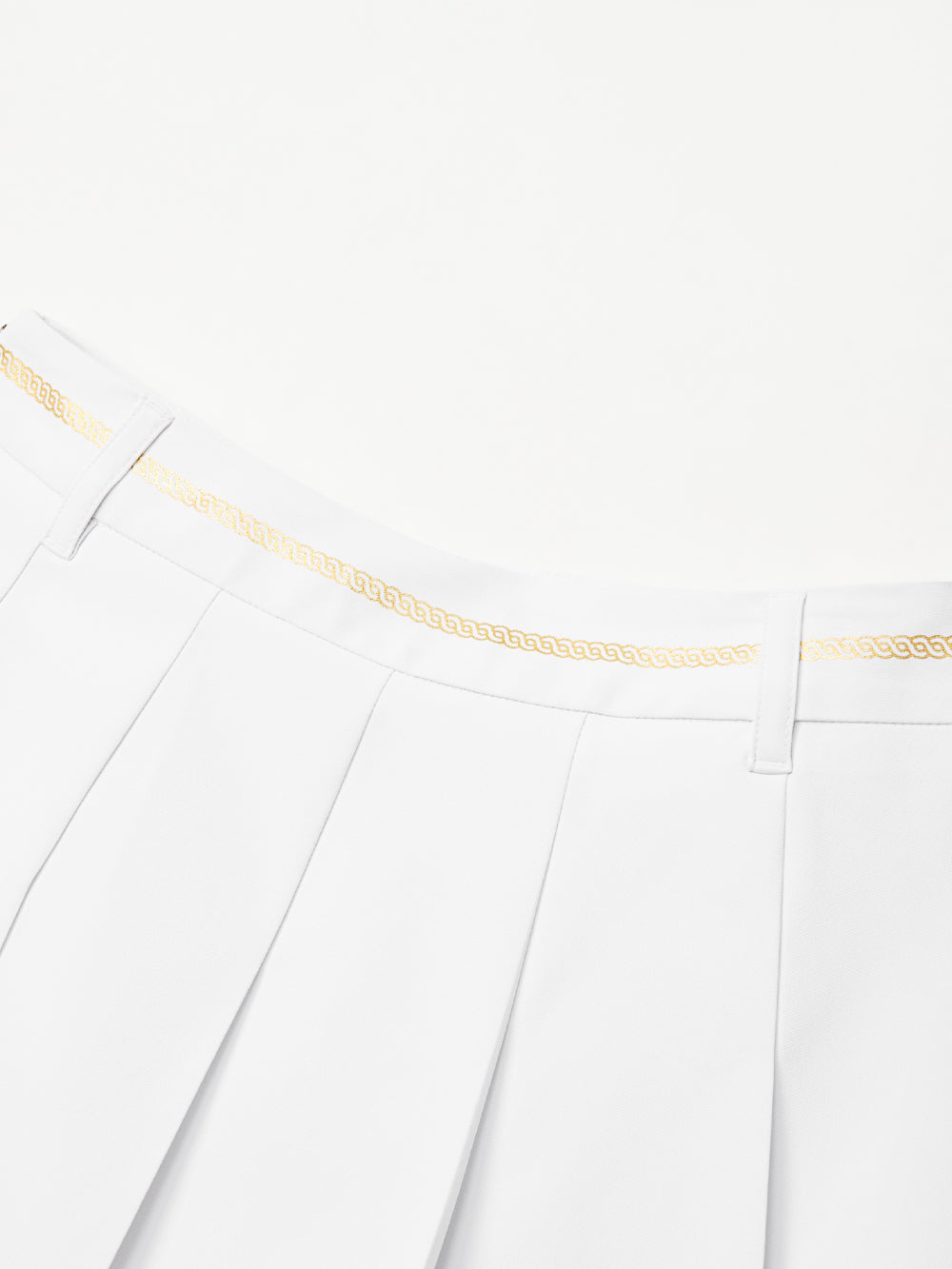 UTAA ギルトパンサーWappenプリーツスカート ホワイト : Women's