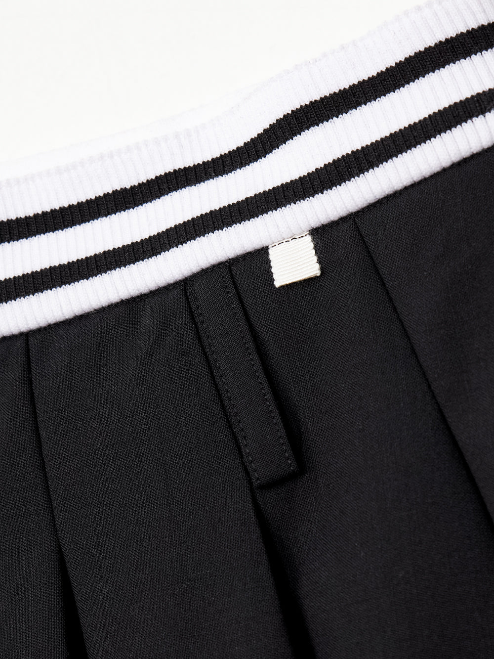 UTAA Stanfordクラシックシンボルプリーツスカート ブラック : Women's