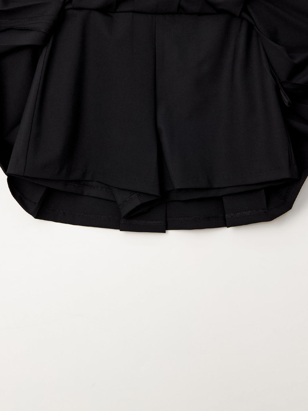 ユタ チャレンジャーシルベリーボタンプリーツスカート