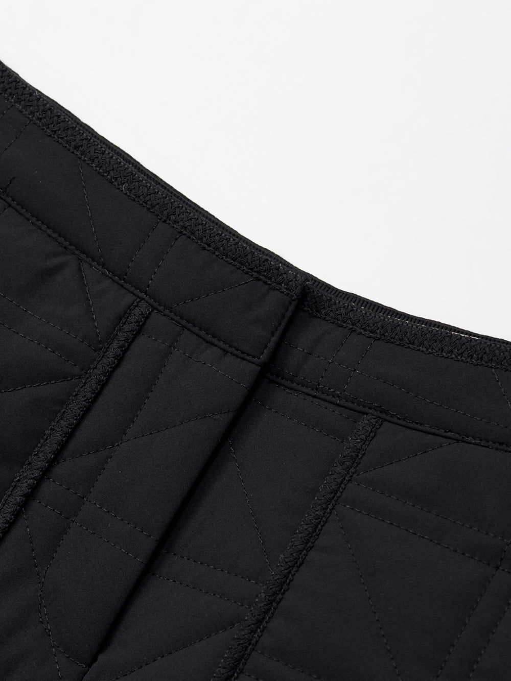 UTAA キルティングStitchパディングH-Lineスカート ブラック : Women's