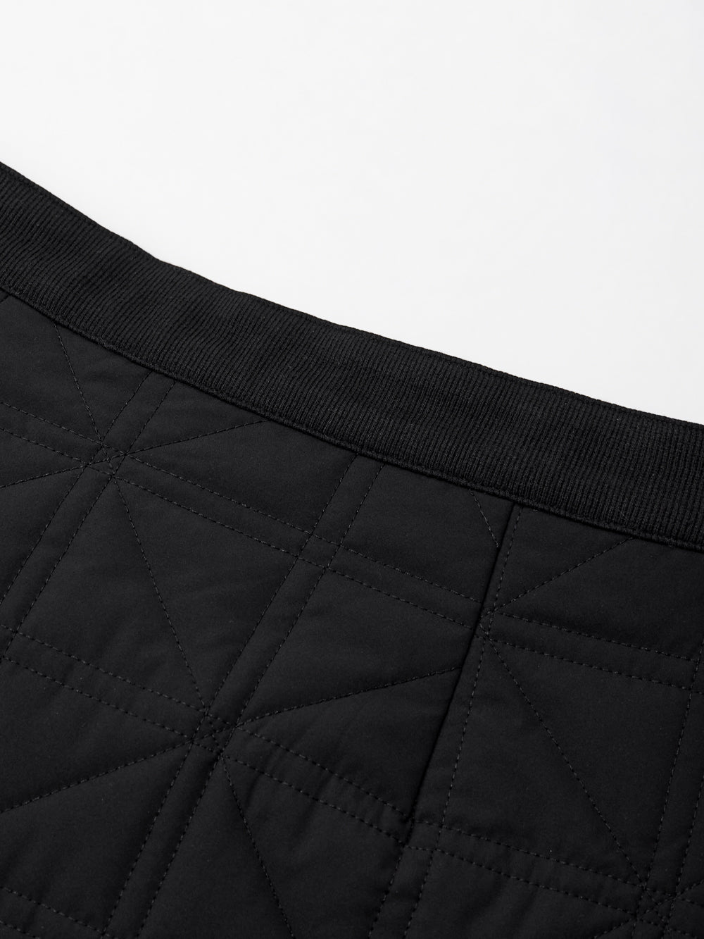 UTAA キルティングStitchパディングH-Lineスカート ブラック : Women's