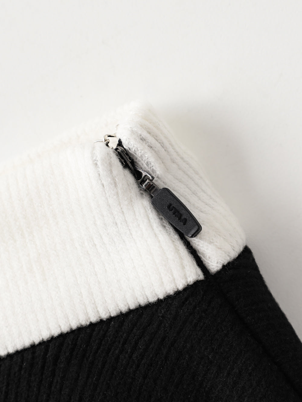 ユタ クリスタルリボンフレアニートスカート