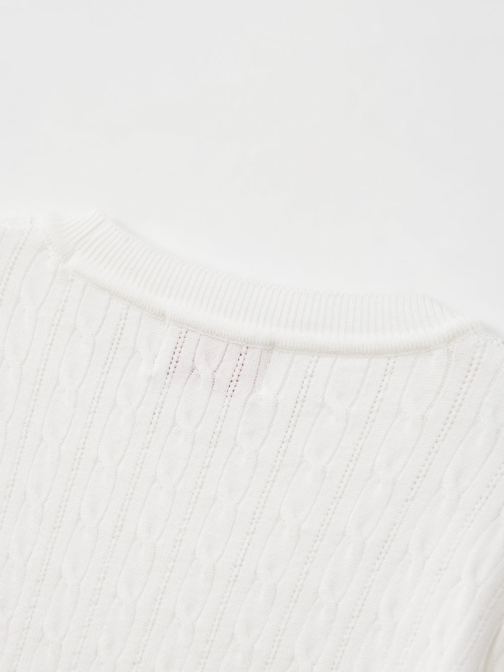 UTAA Fogゴールドシンボルケーブルニット ホワイト : Women's
