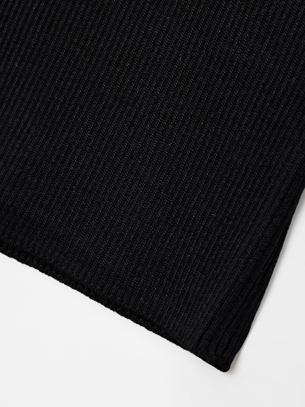 ユタ カレント リブ オープンネック ノースリーブ ニット