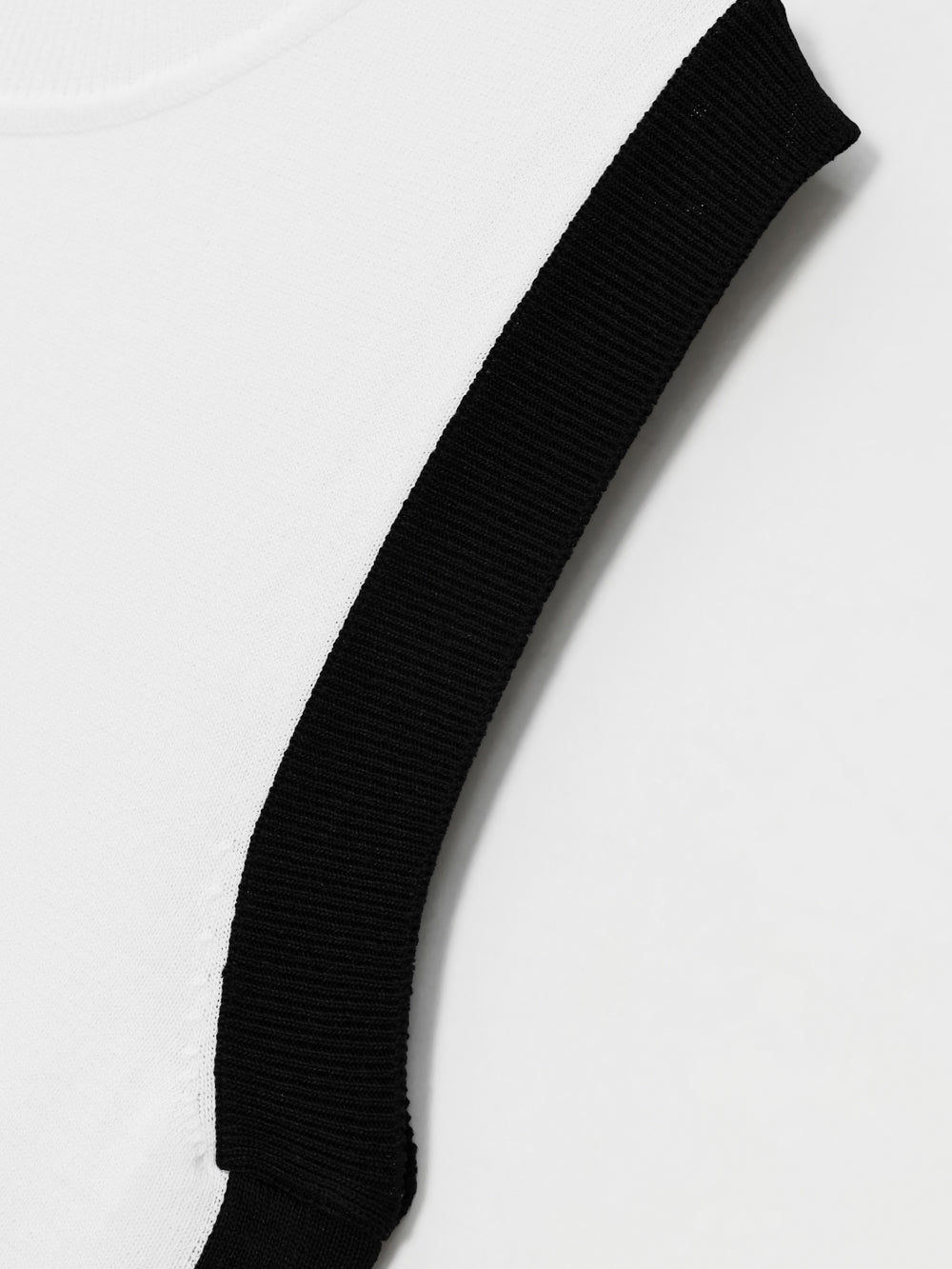 ユタ チャンピオン ノースリーブ ニット