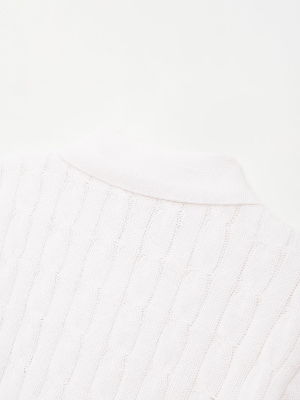 UTAA プルームボタンCollarケーブルニット : Women's