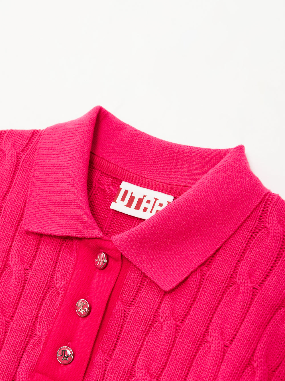 UTAA プルームボタンCollarケーブルニット : Women's