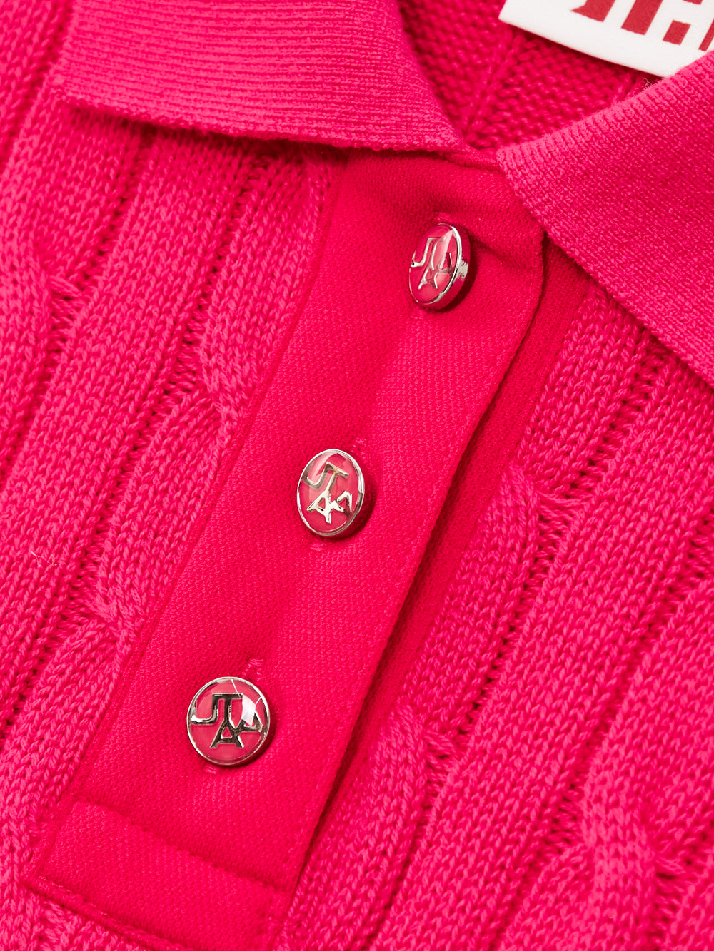 UTAA プルームボタンCollarケーブルニット : Women's