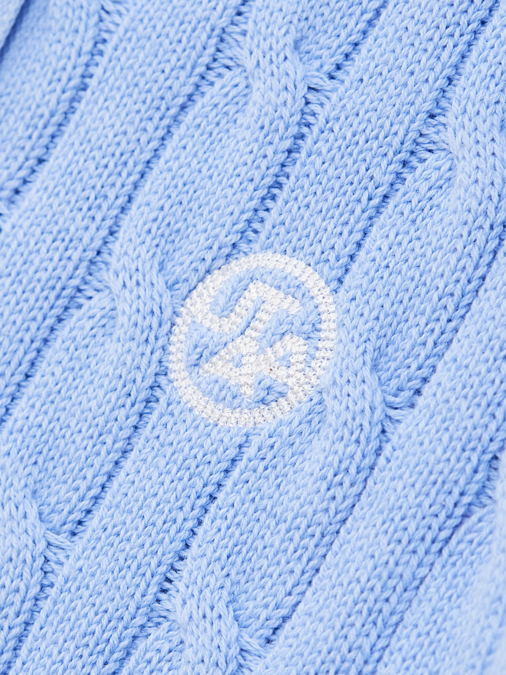 UTAA プルームボタンCollarケーブルニット : Women's