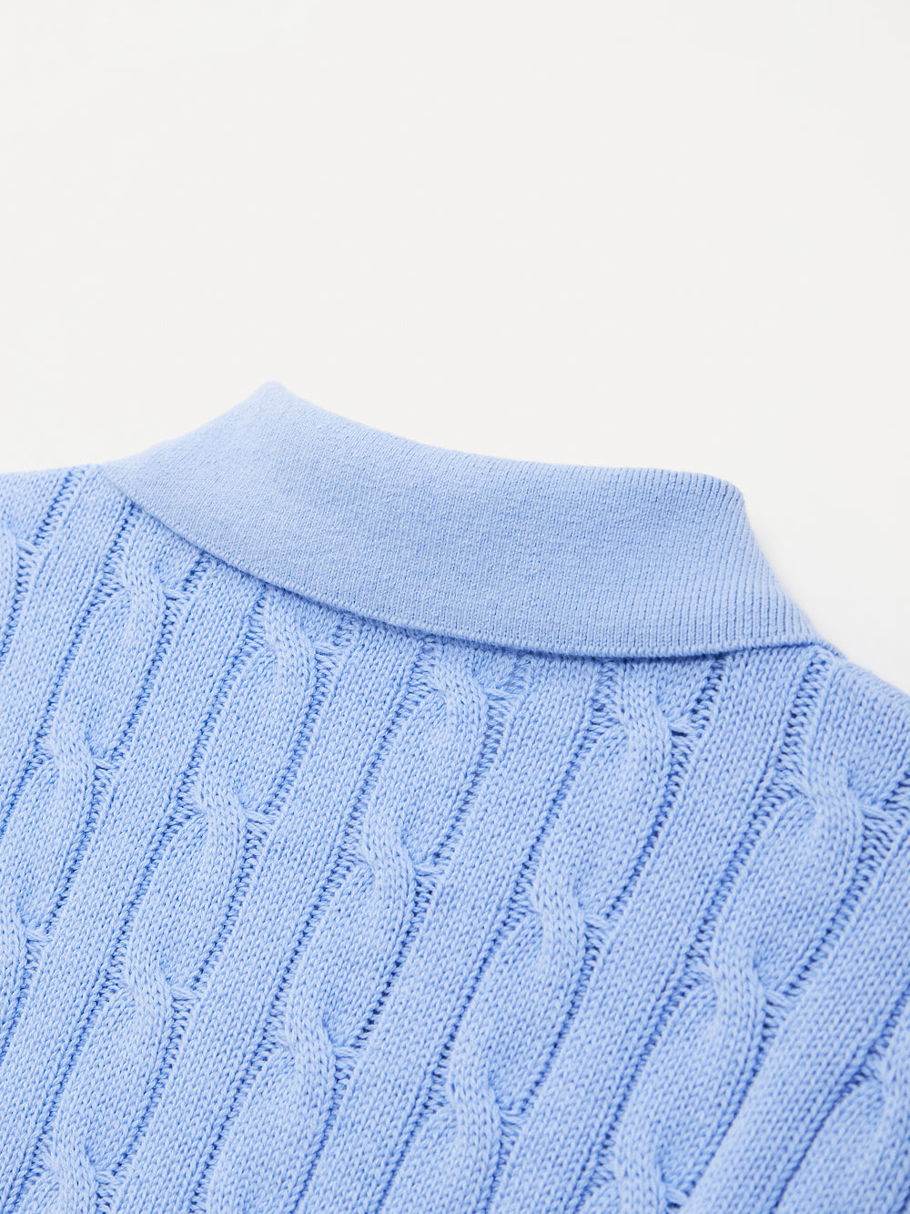 UTAA プルームボタンCollarケーブルニット : Women's
