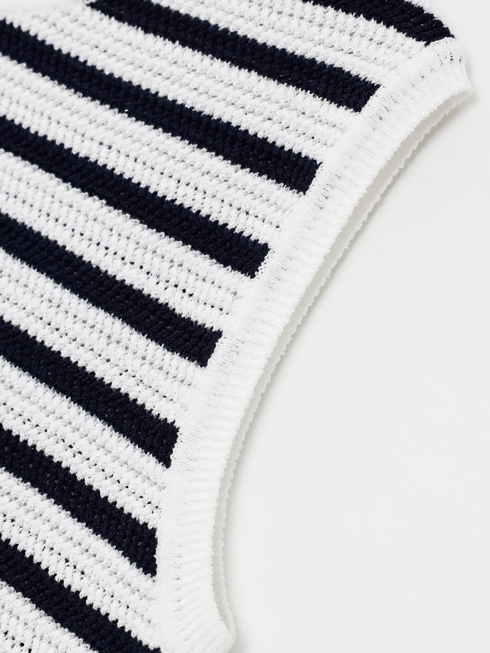 ユタ かぎ針編みスケール シルバーリー ノースリーブ ニット