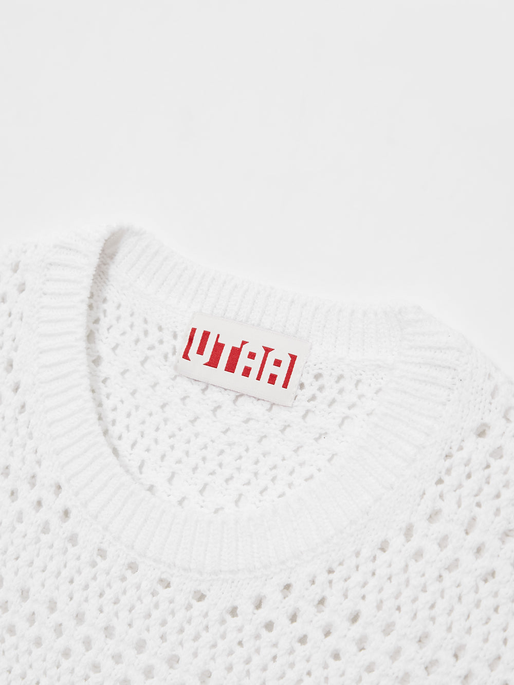 UTAA クロシェパンチングMotifスリーブレスニット ホワイト : Women's
