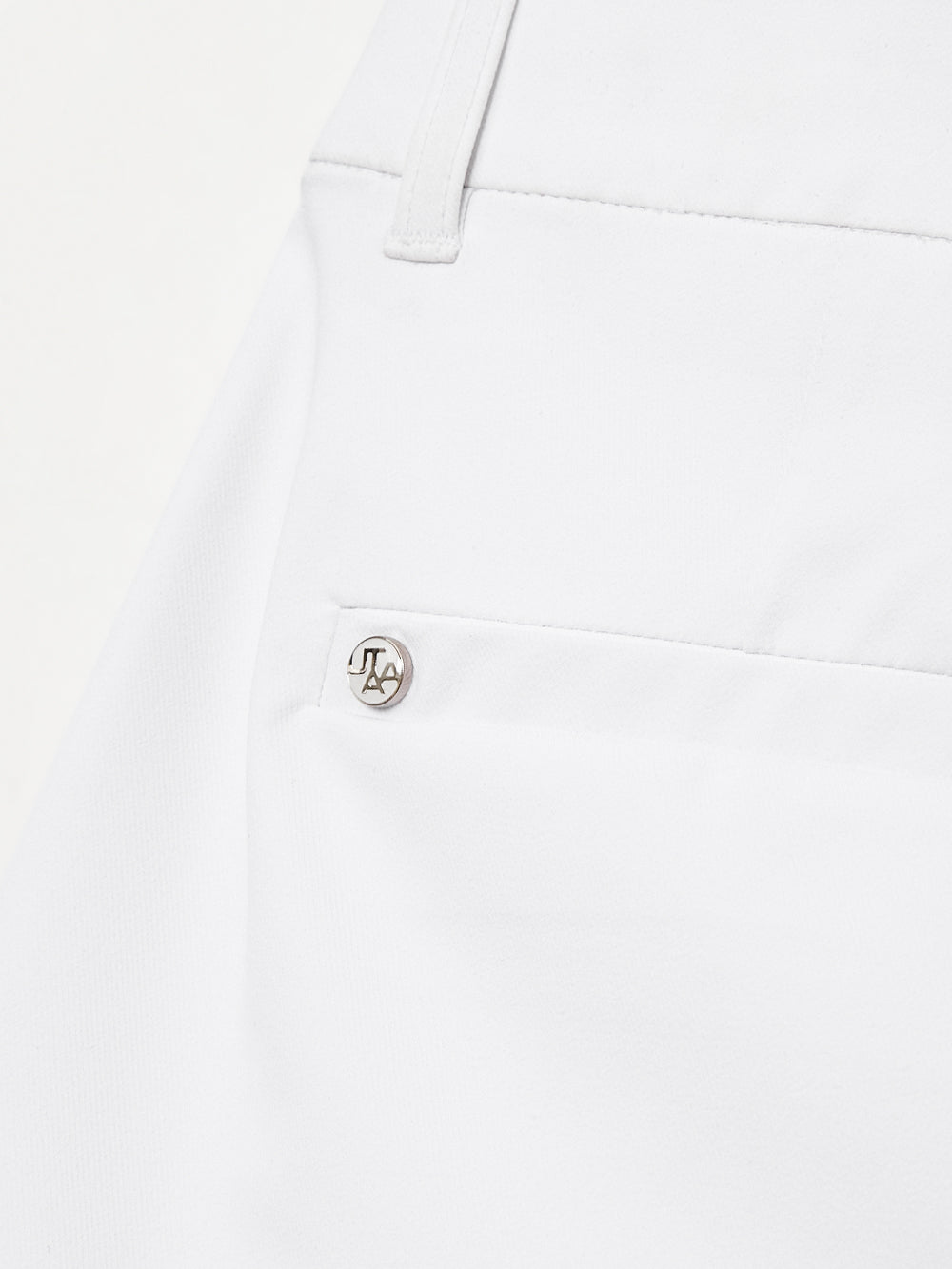 UTAA シルバースタンプヒドゥンLetteringパンツ ホワイト : Men's