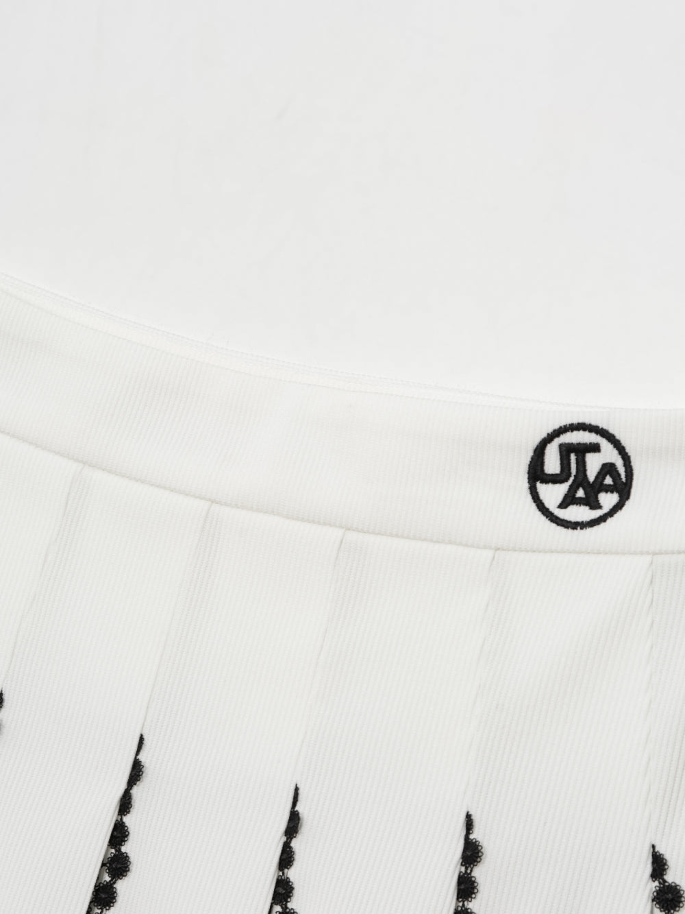 ユタ セーラーレーストリミングプリーツスカート