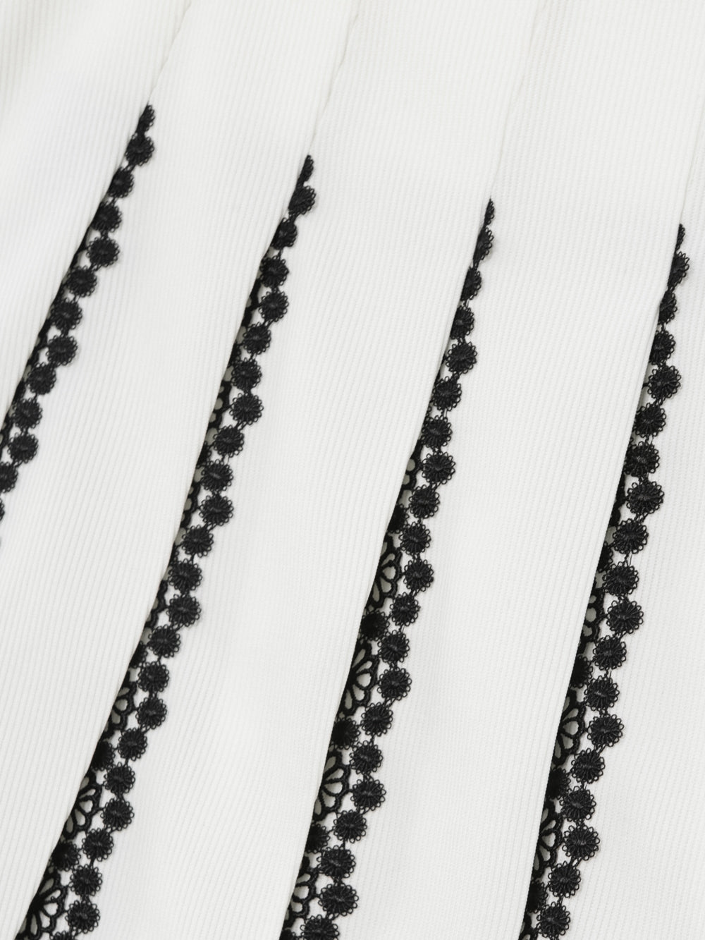 ユタ セーラーレーストリミングプリーツスカート