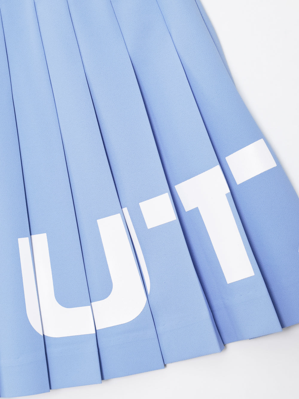 ユタ チェリッシュボールドロゴプリーツスカート