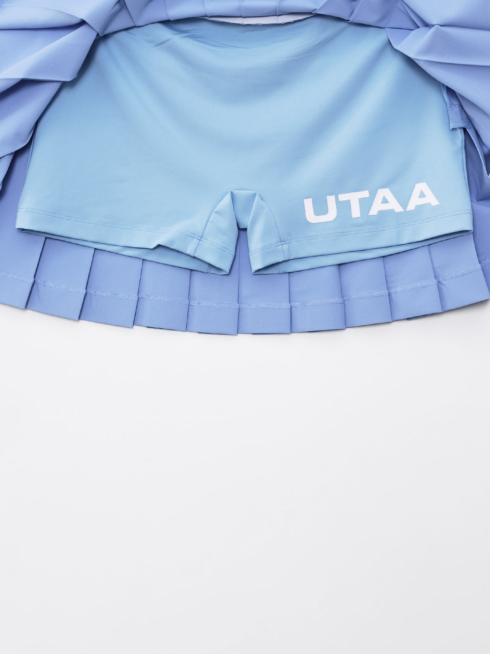 ユタ チェリッシュボールドロゴプリーツスカート