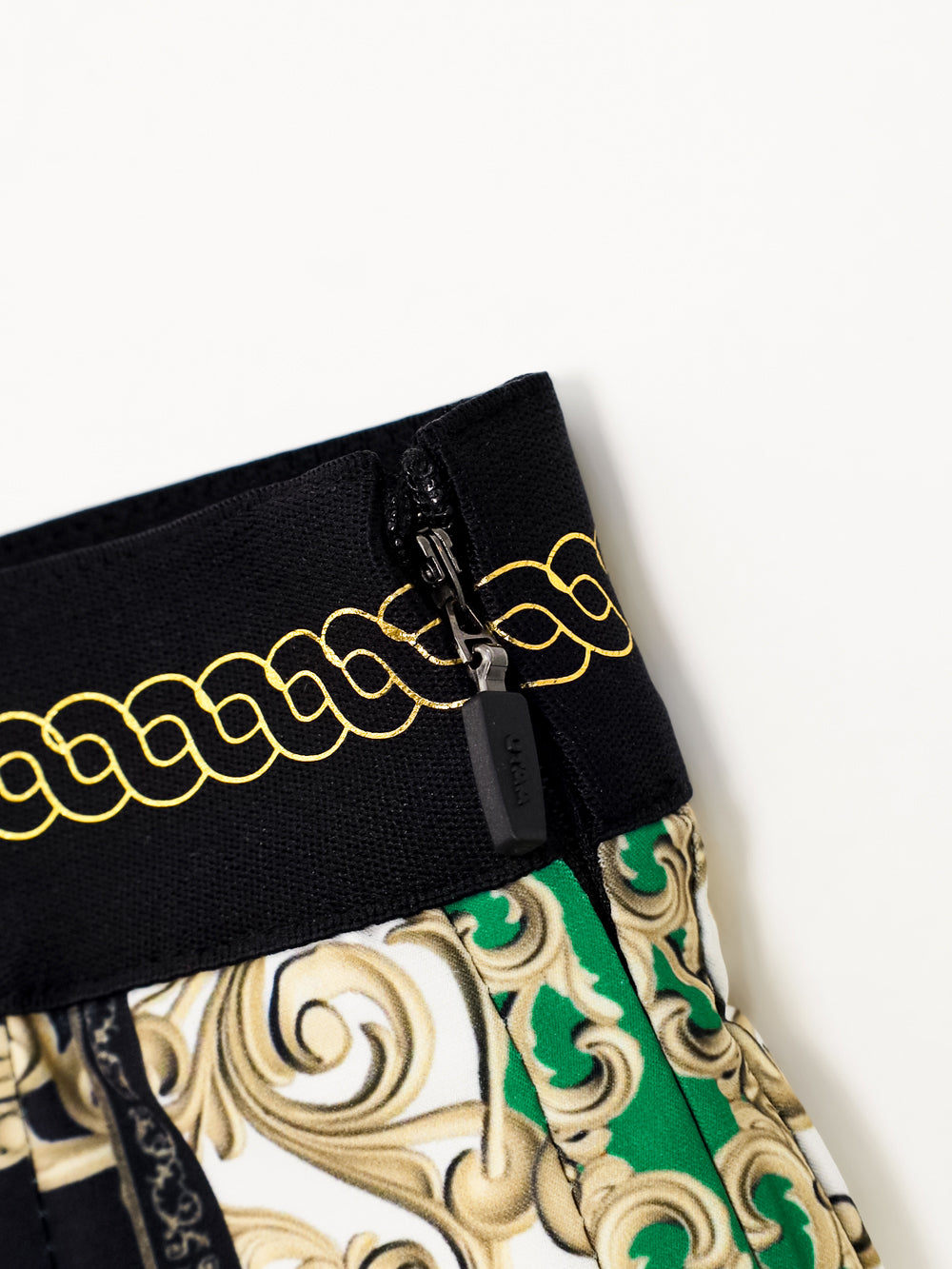 ユタ ゴールデンバロックショートプリーツスカート