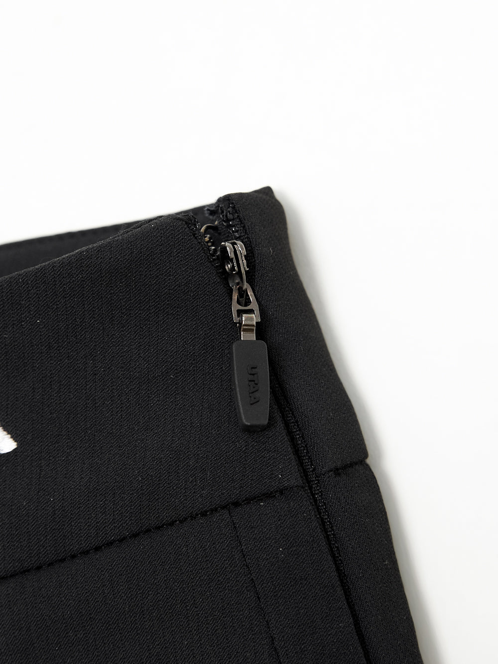 ユタ チャプレット グラフィック プリーツスカート