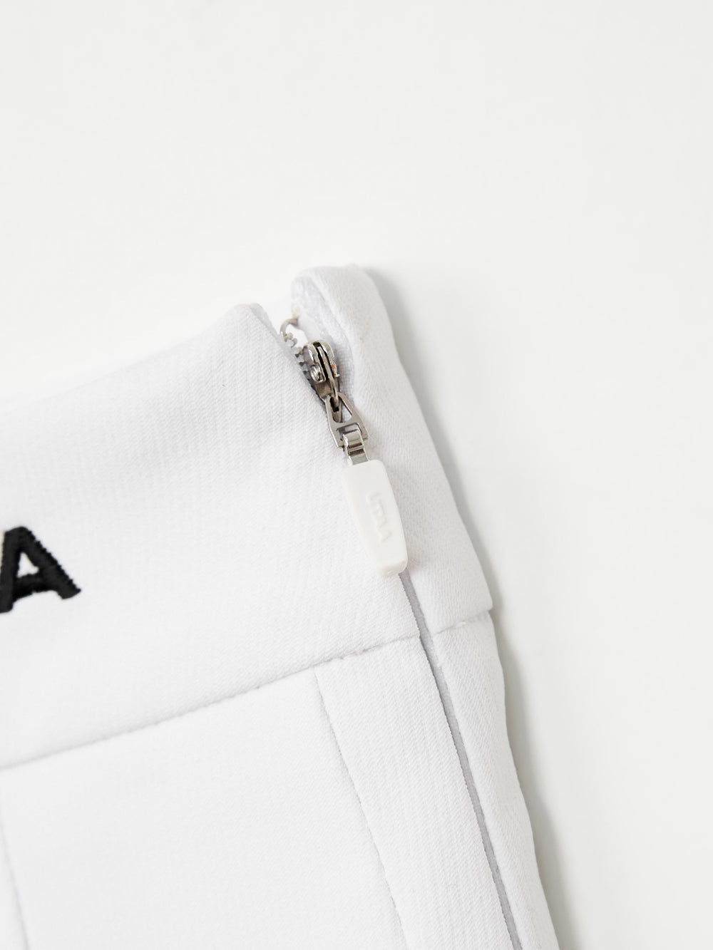 ユタ チャプレット グラフィック プリーツスカート