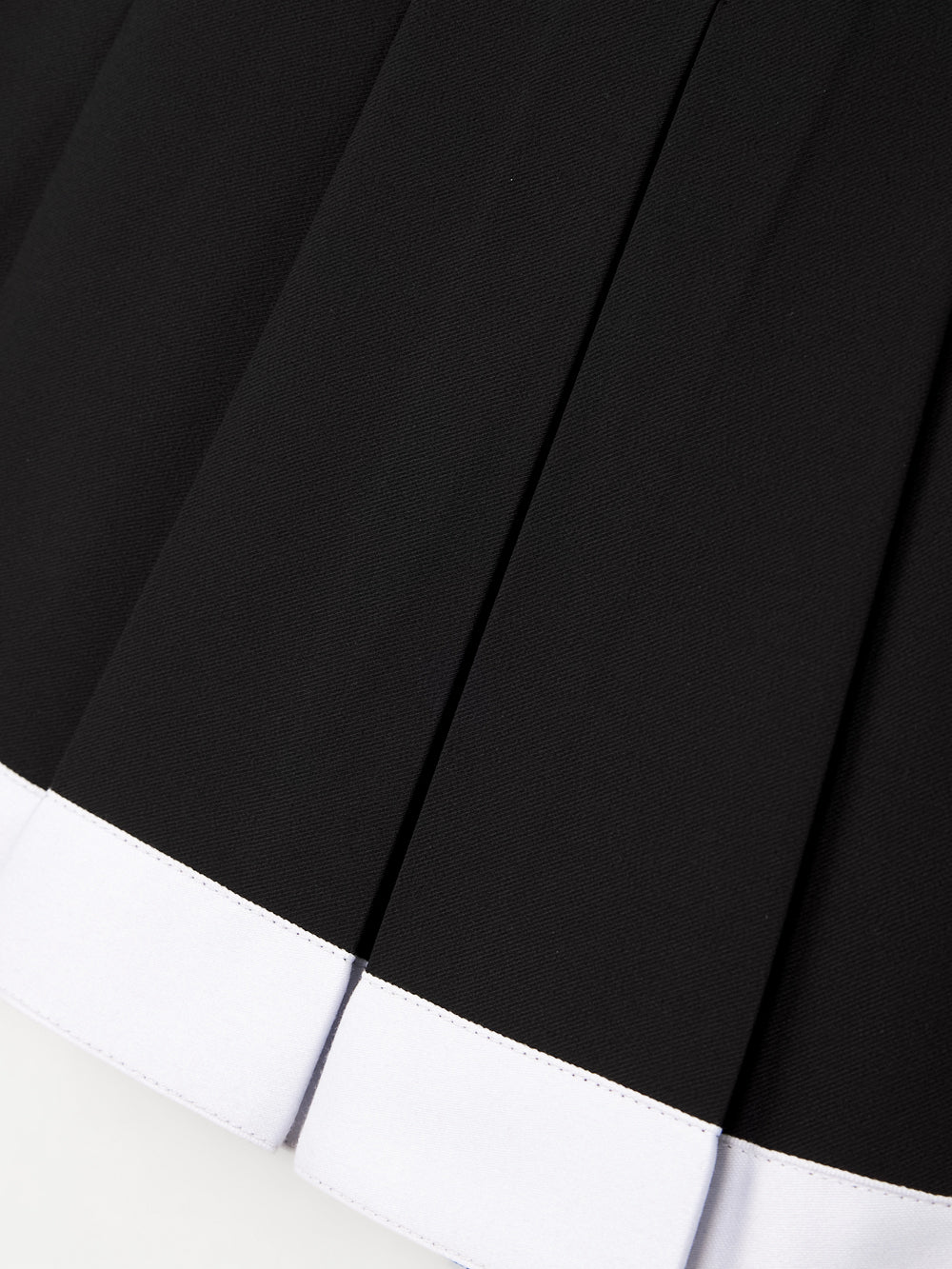 ユタ フルムーンリング パンサーモノプリーツスカート