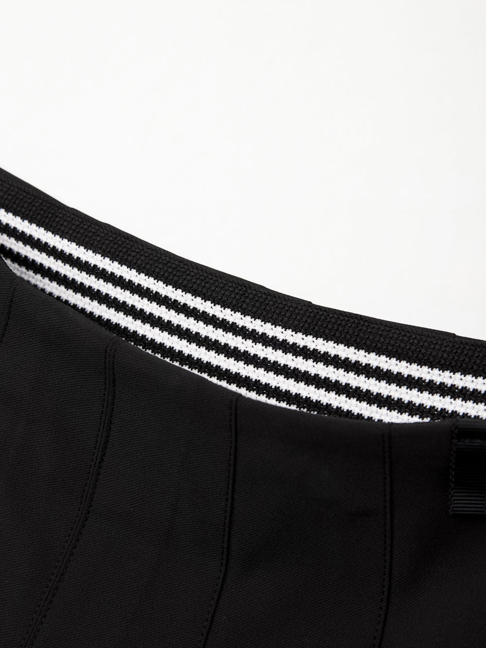 UTAA FullMoonリングパンサーモノプリーツスカート ブラック : Women's