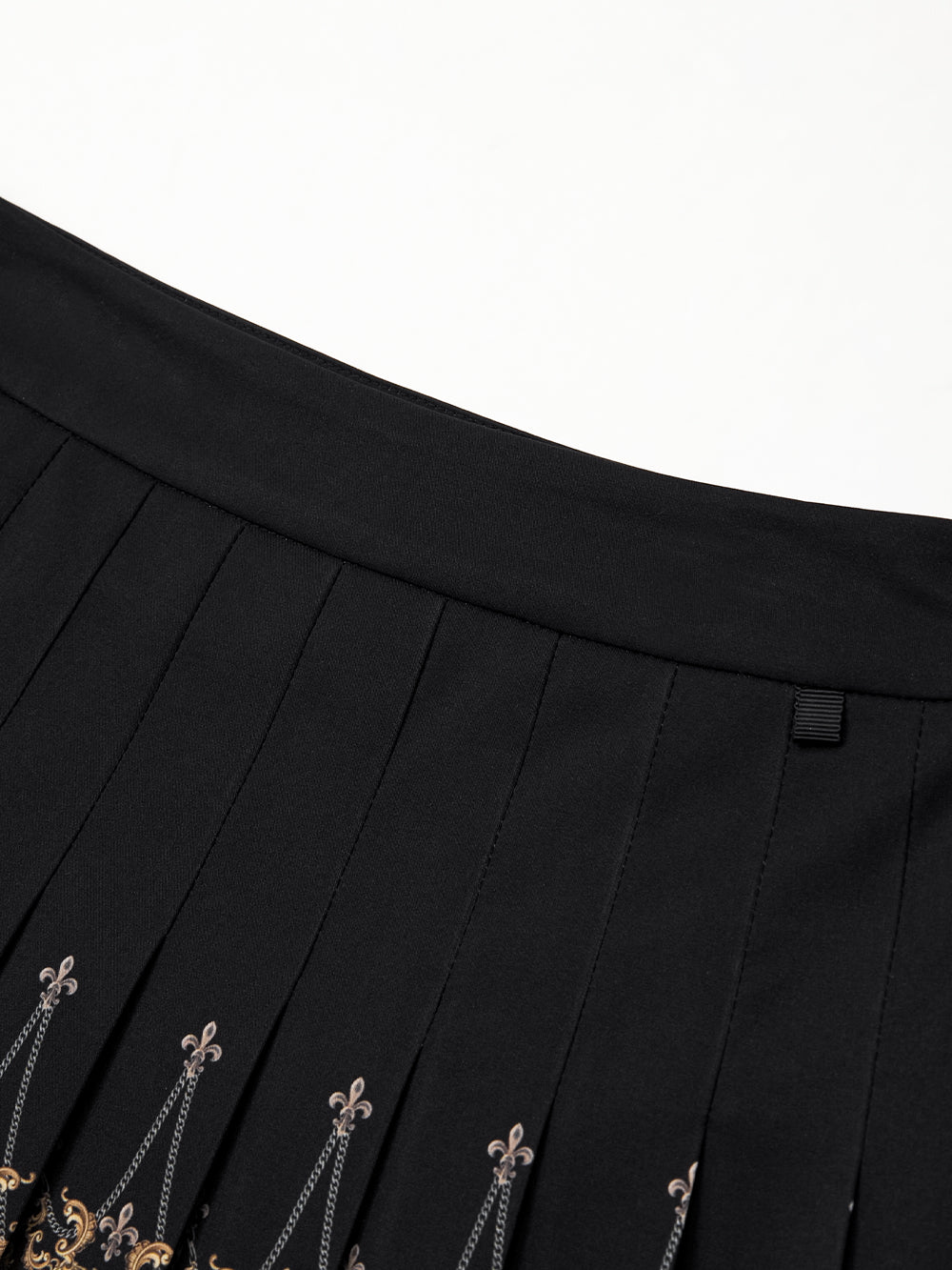 UTAA エンパイアゴールデンエッジプリーツスカート : Women's