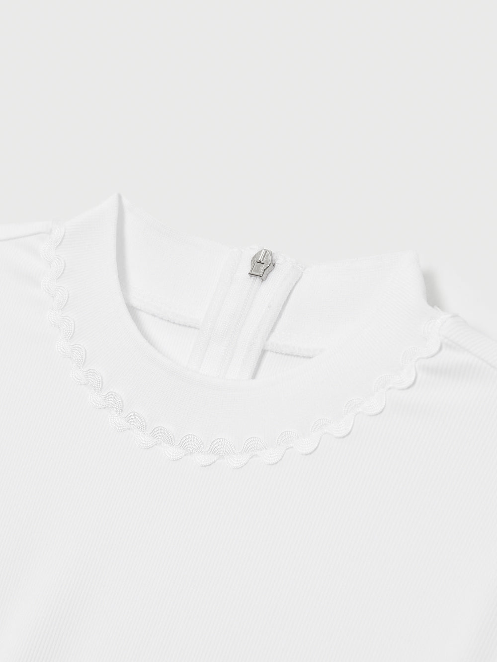 UTAA RibbleレースSheerタートルネックティー : Women's