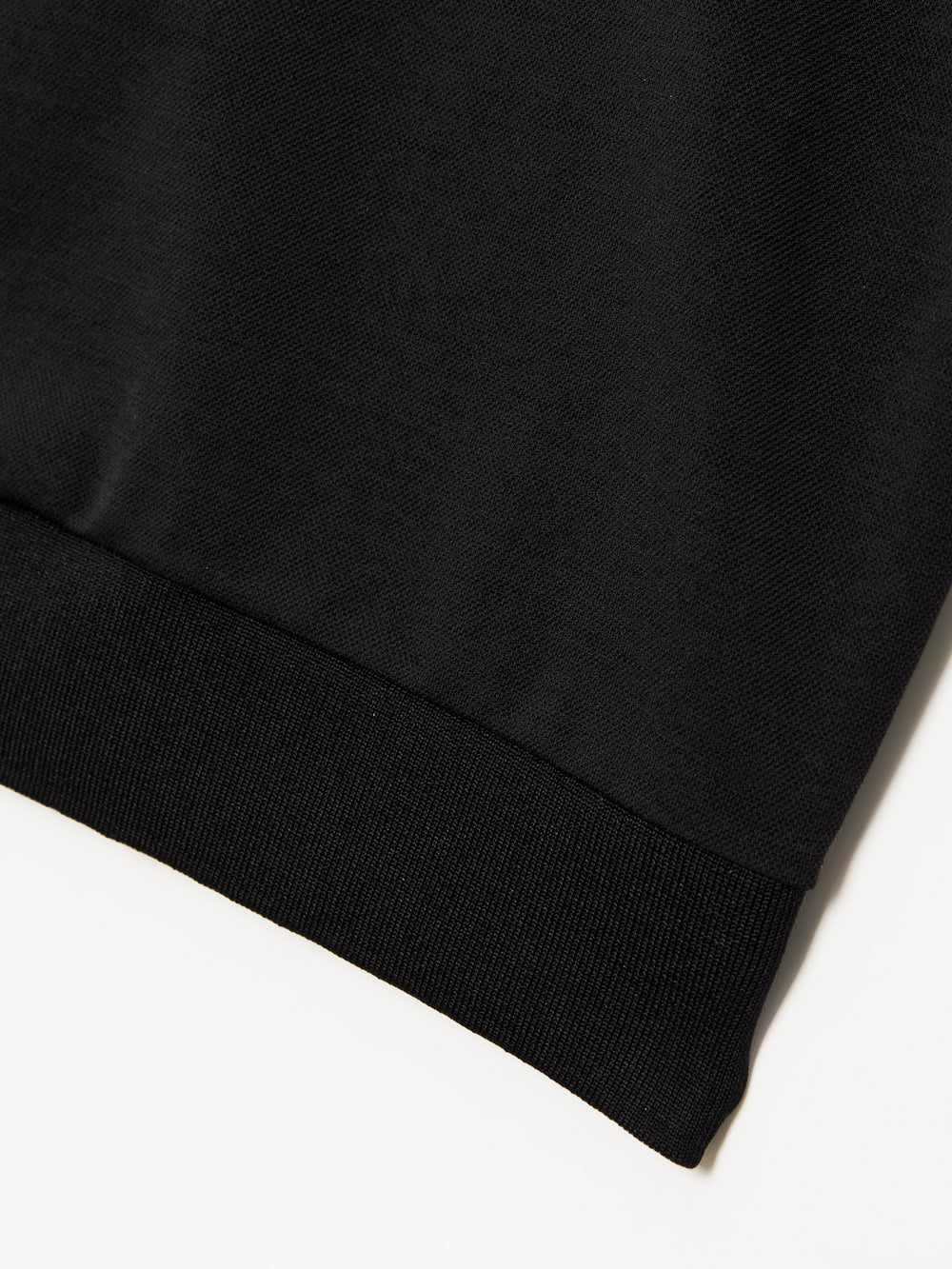 UTAA PanoramaモノGraphicPKTシャツ ブラック : Women's