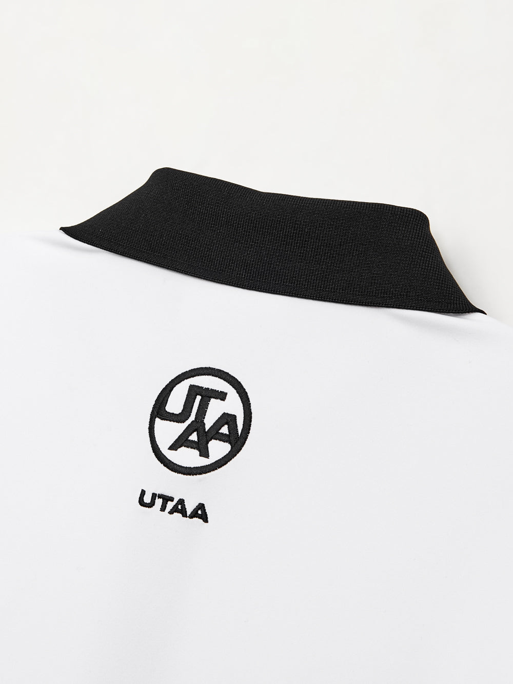 UTAA シルバースタンプカラーラインPKTシャツ ホワイト : Men's