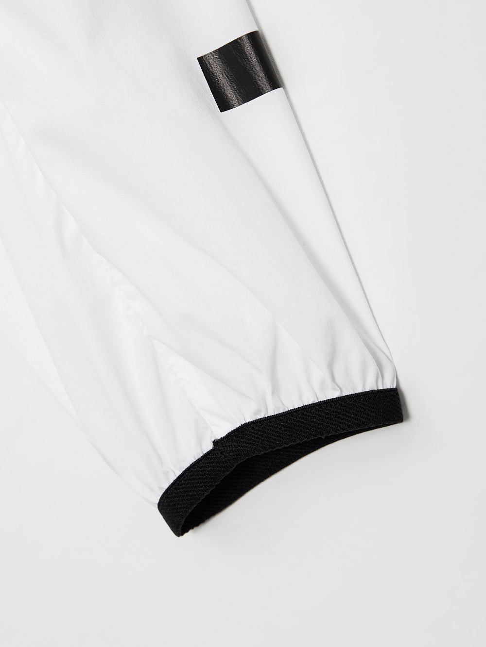 UTAA スローガンモノラインウィンドブレーカージャンパー : Women's